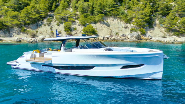 The Solaris Power 60 Open on turquoise water